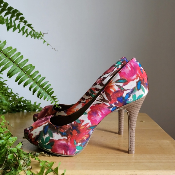 Christian Siriano Heels - Picture 4 of 11